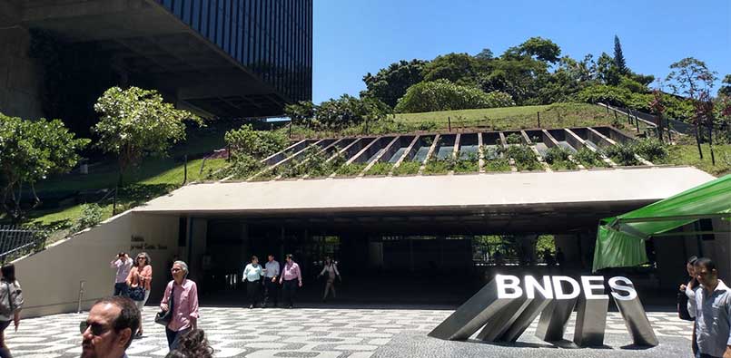 Trabalhos sobre economia em tempos de trilemas e financeirização conquistam Prêmio BNDES 2025
