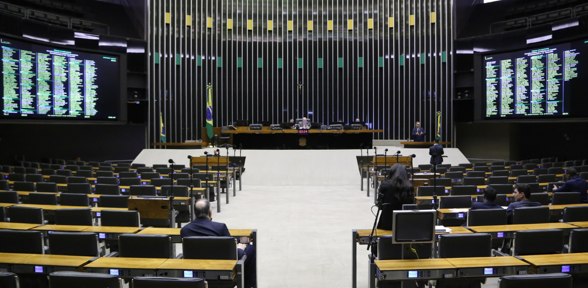 Derrubada do aumento do IOF expõe ‘jogo de perde e ganha’, analisa economista